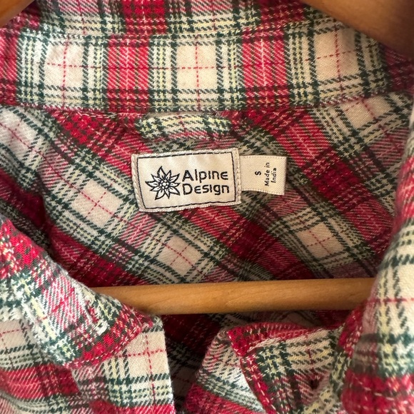 NWT! Women’s Alpine Design multi colored plaid button down flannel shirt, Small - Picture 2 of 4